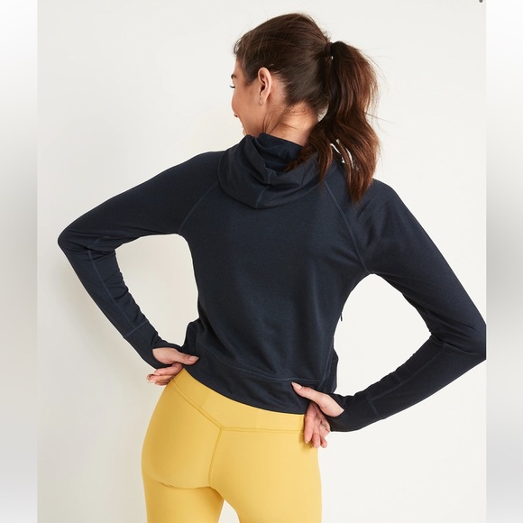 🆕 Old Navy Women’s CozeCore Cropped Performance Hoodie - Picture 5 of 14